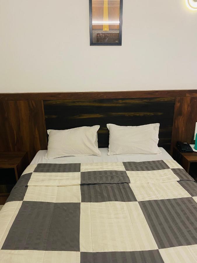 שירדי Hotel Sai Ssl מראה חיצוני תמונה